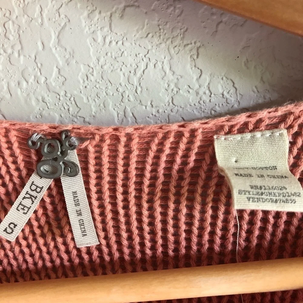 BKE Gimmicks Dusty Rose Open Weave Sweater. S